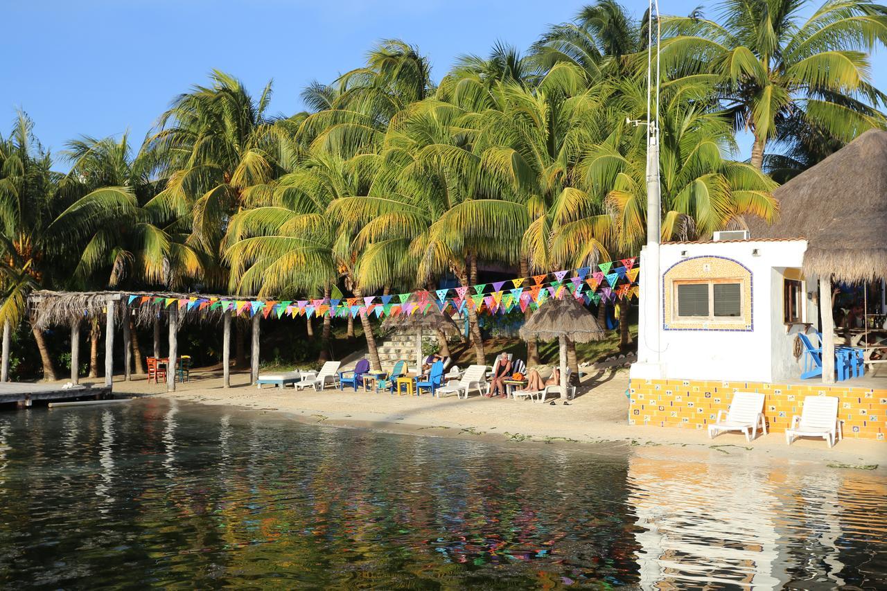 El Milagro Beach Hotel And Marina Isla Mujeres Bagian luar foto
